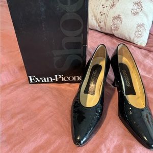 Vintage Evan-Picone patent leather pumps